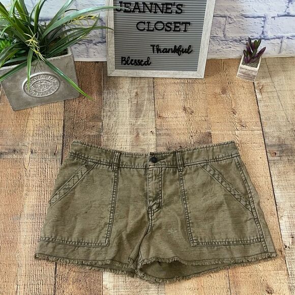 Free People Pants - Free people raw hem shorts